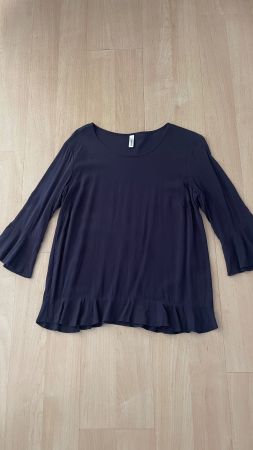 Dunkelblaue Bluse mit Trompetenärmel Grösse 40