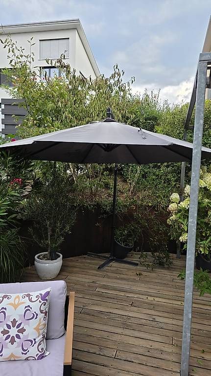 Sonnenschirme: Sonnenschirm mit Fuss – Gebraucht aus Wetzikon ZH von Bonsai1990 1