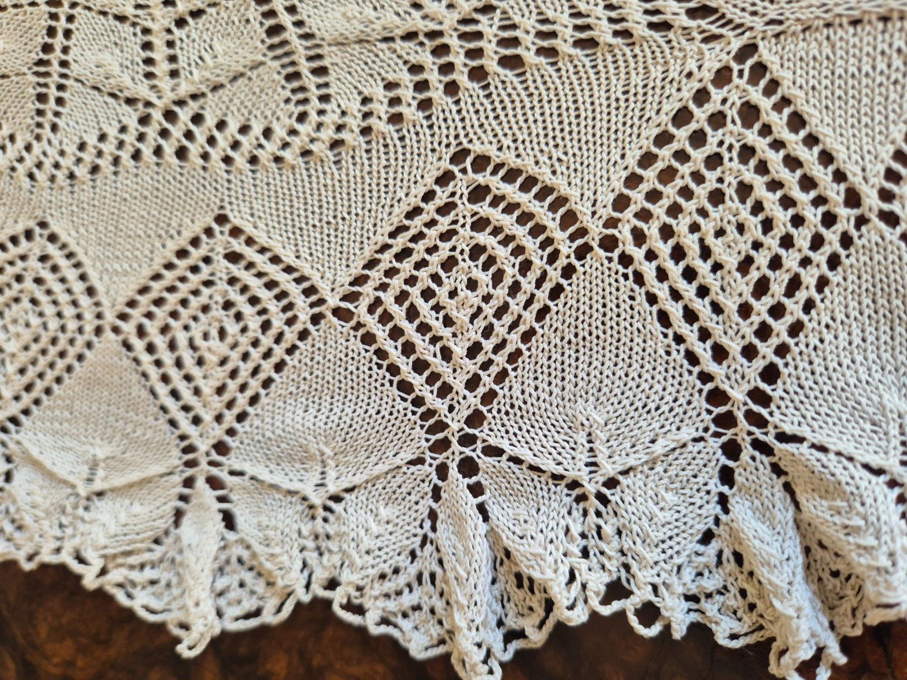 Autre linge de table: Deckentuch Handarbeit gestrickt 65x45 cm – D'occasion à Bern par aronari 2