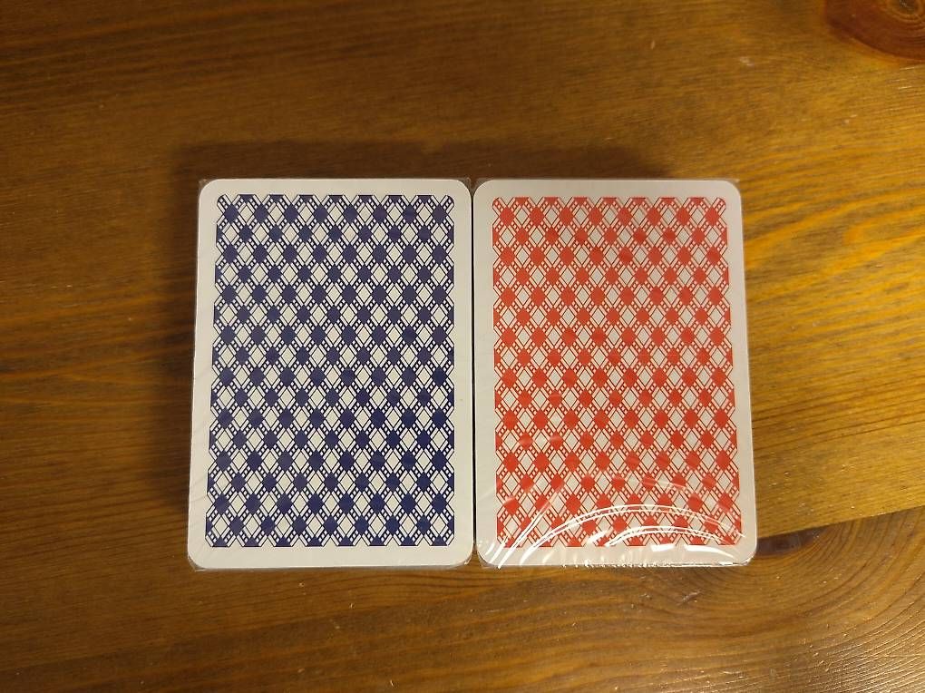 Giochi: NEU: Spielkartenset für Rommé, Canasta oder – Nuovo e nell'imballaggio originale da Wohlen AG venduto da gnabbr 1