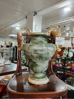 Elegante hohe Vase / Amphore in Grün und Gold