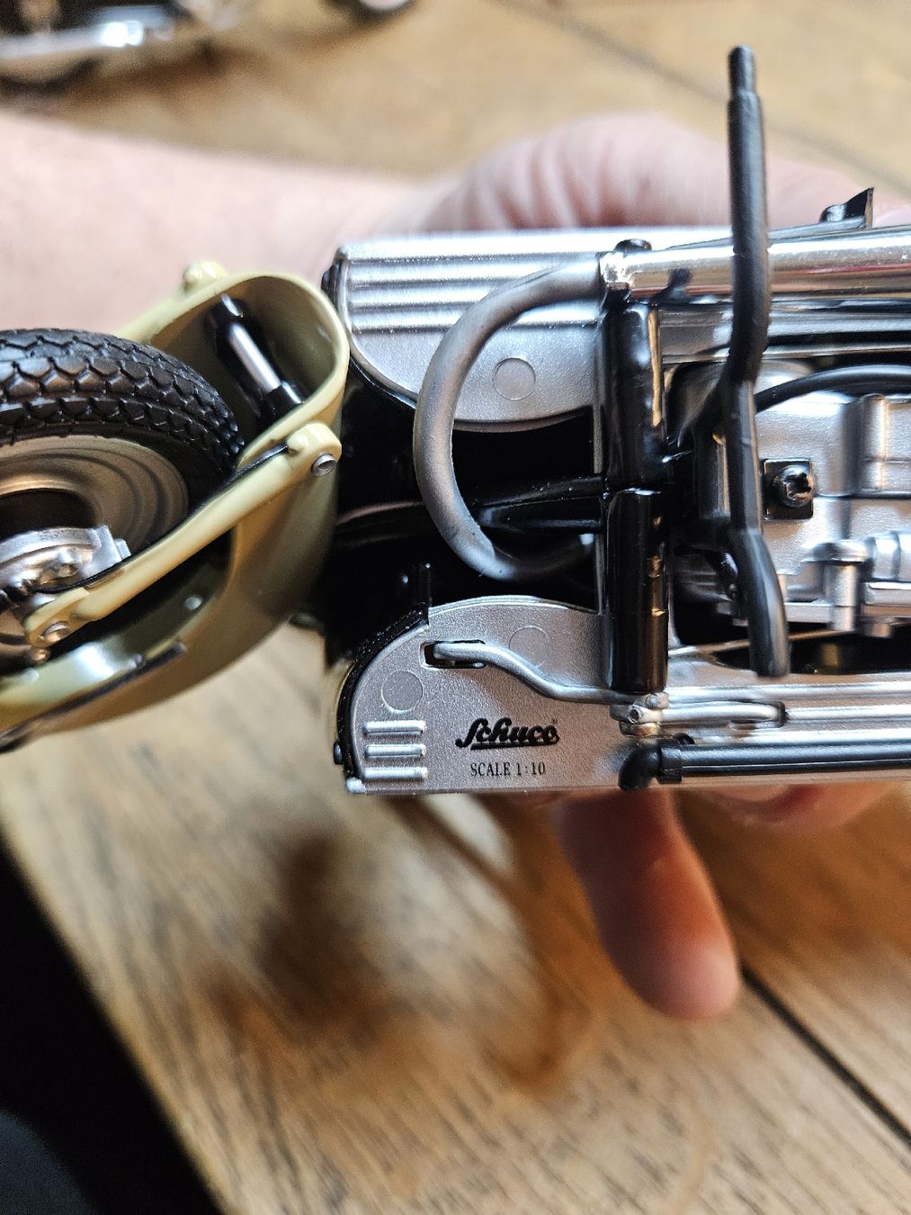 Schuco Kit di modellismo & Modellini statici: Schuco Roller Modell 1:10 (T1) – Usato da Rorschach venduto da TimelessTrading 5