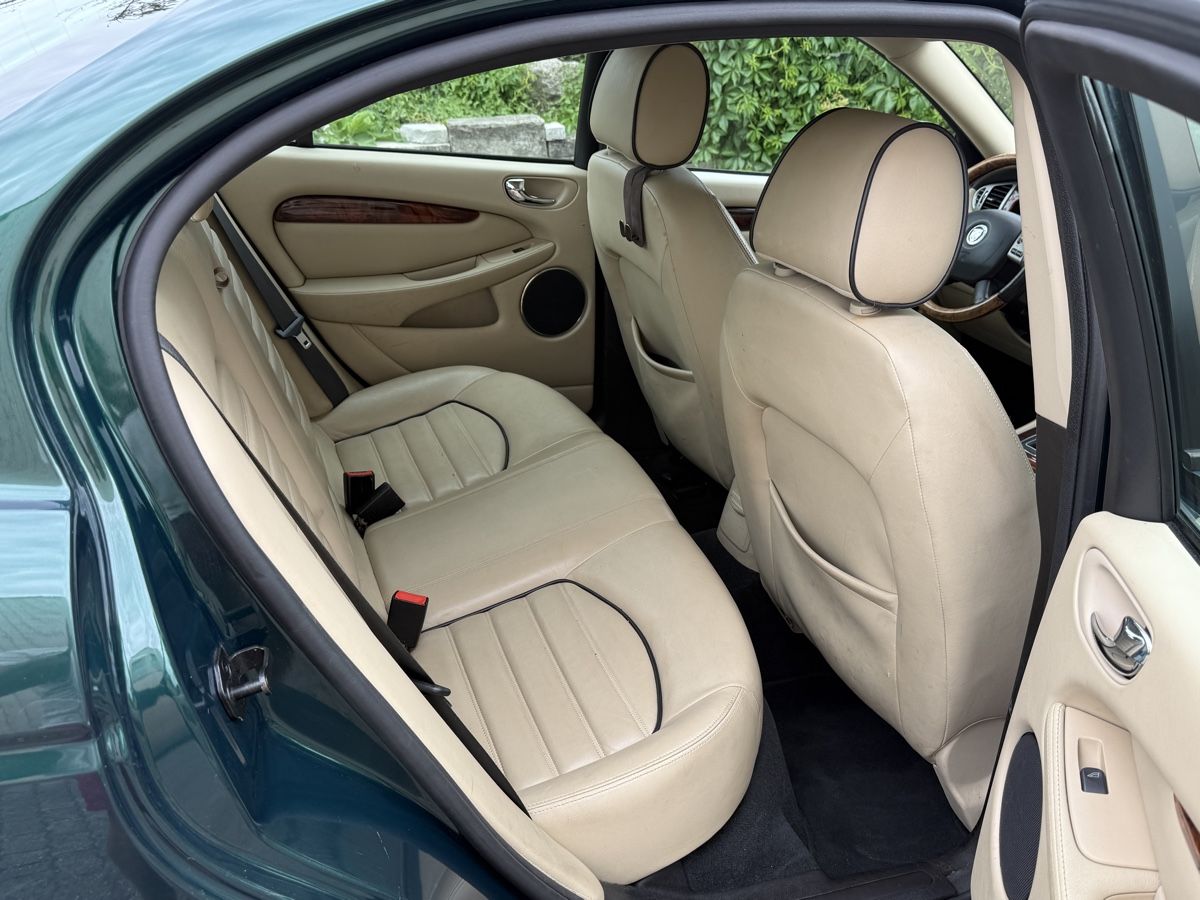 Jaguar Automobili: Jaguar X Type 3.0 2010 – Usato da St.Gallen venduto da nouah 7