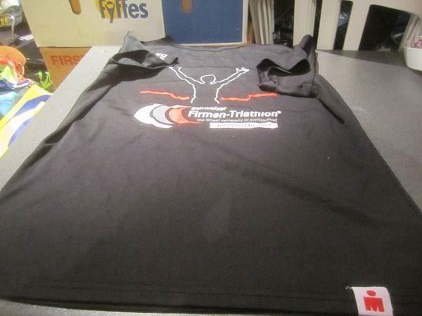 T-shirts: T-Shirt Grösse  L, Schweizer Firm – D'occasion à Zürich par Motzkuh