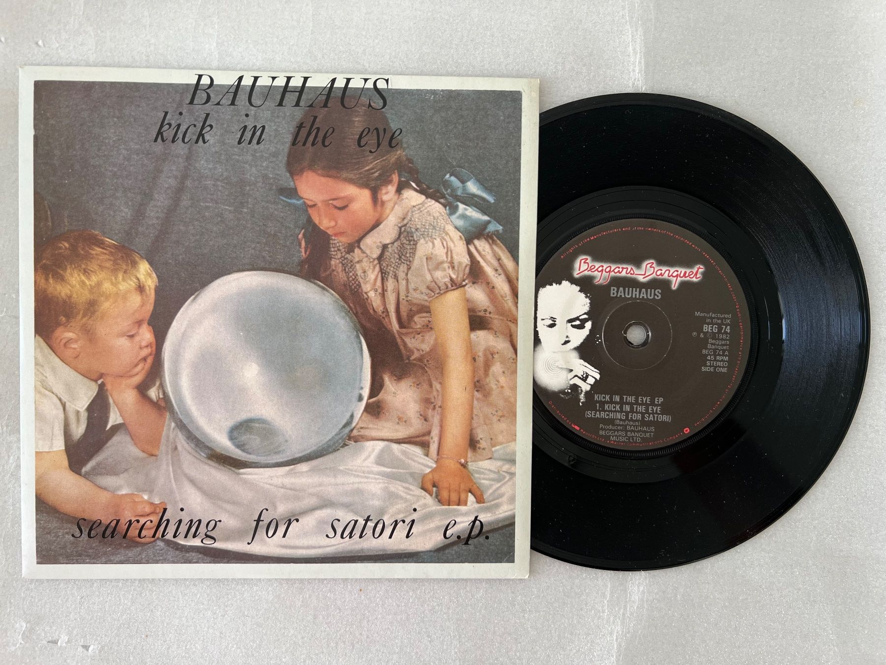 Dischi in vinile: Bauhaus - Kick in the Eye - e.p. – Usato da La Chaux-de-Fonds venduto da jacq_LaTsch0