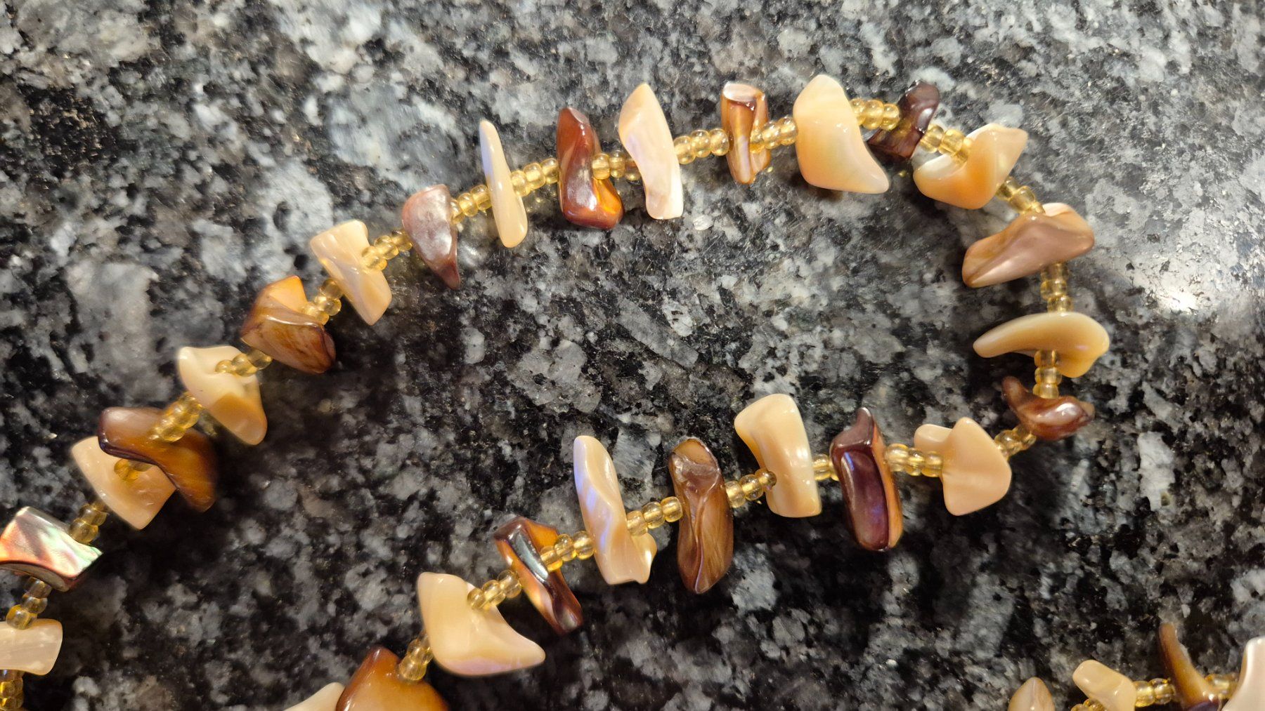 Catenine: Elegante Halskette, echter Perlmutt, neuwertig – Usato da Wängi venduto da Maur1 2