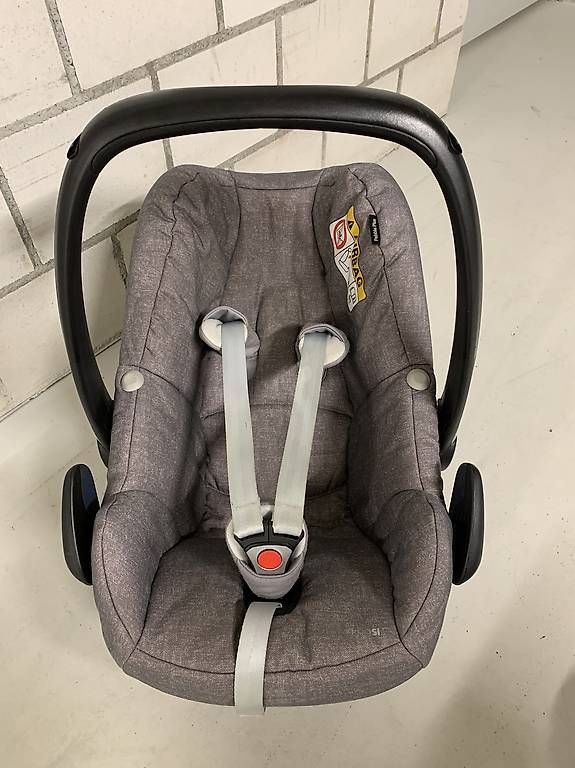Seggiolini per auto: Maxi Cosi Pebble Plus – Usato da Faulensee venduto da Cedu02