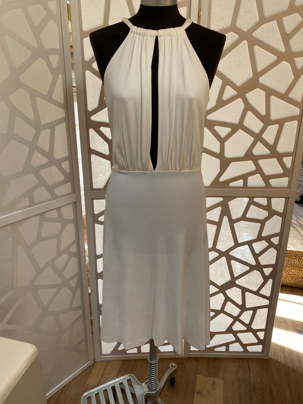 Kleider: Great white dress with appliqués. S – Gebraucht aus Grund b. Gstaad von PlageNeigeplus