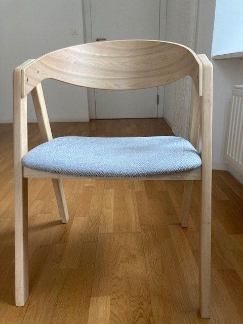 Sedie: 4 chaises design en bois – Usato da Porrentruy venduto da Chiltane1 2