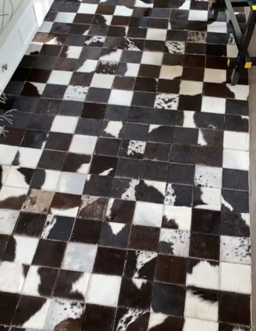 Tappeti: Kuhfell Teppich – Usato da Wislikofen venduto da Ana.Gomes