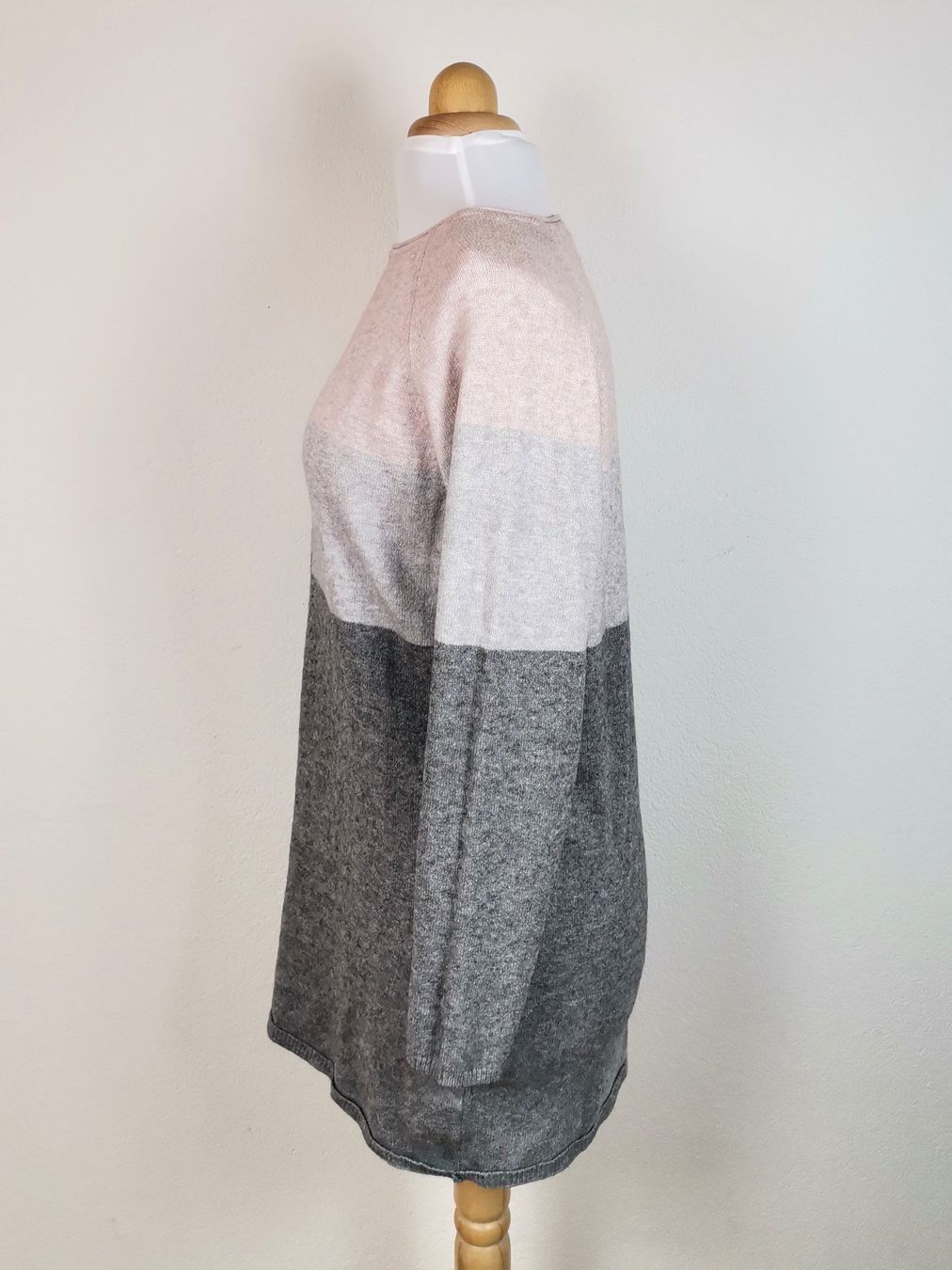 Only Kleider: ONLY Pulloverkleid im Colourblock-Design (Gr. XL) – Gebraucht aus Schaffhausen von Restwert_SH 1