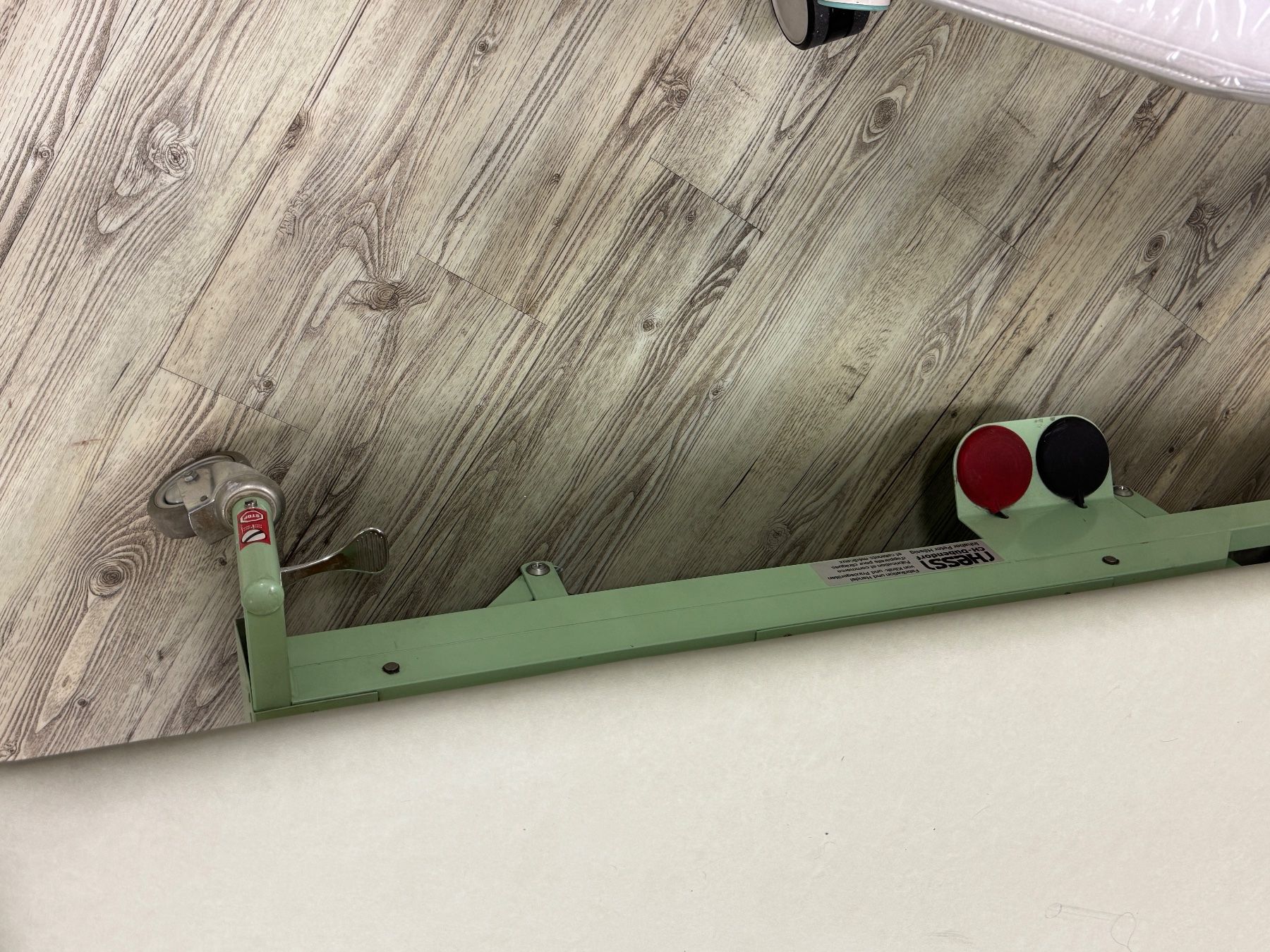 Kosmetik-& Massageliegen: Massageliege / Behandlungsliege, Höhenverstellbar, Top – Gebraucht aus Rotkreuz von Quickseller-Pro 6