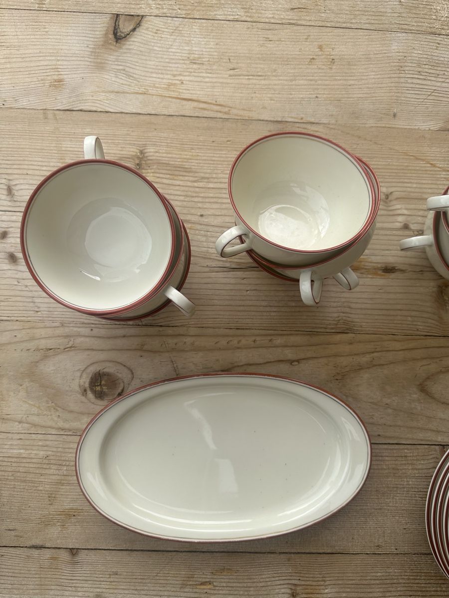 Set di piatti: Antikes Geschirrset creme farbig mit rotem Rand – Usato da Steffisburg venduto da fba_gmb7 3