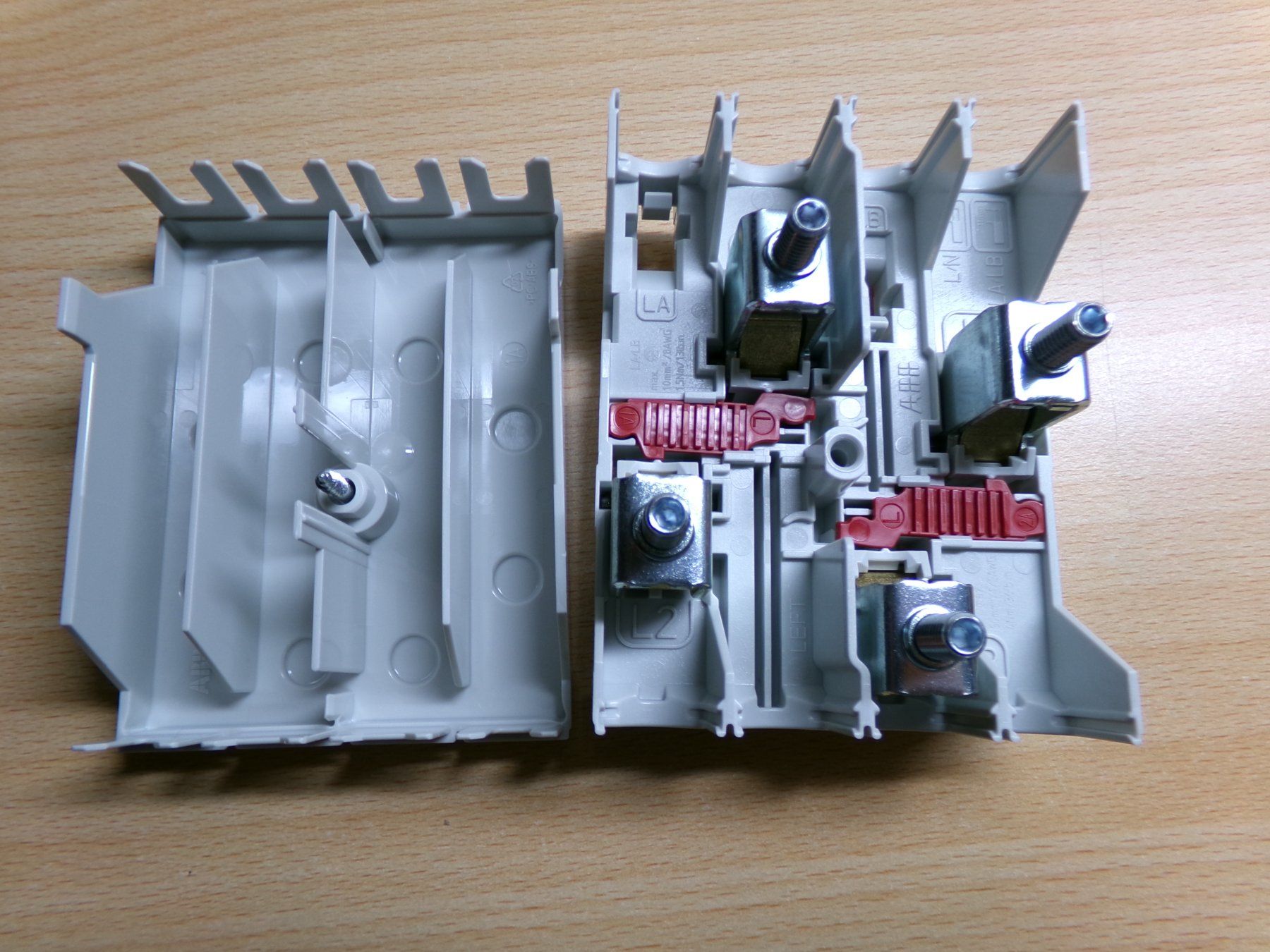 ABB Alimentazione elettrica: Einspeiseblock 3LN 809997035 – Nuovo e nell'imballaggio originale da Hombrechtikon venduto da HGK50 4