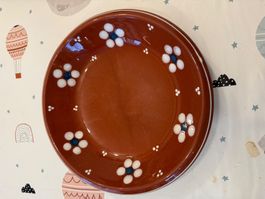 Rustikaler Teller mit Blumenmuster!