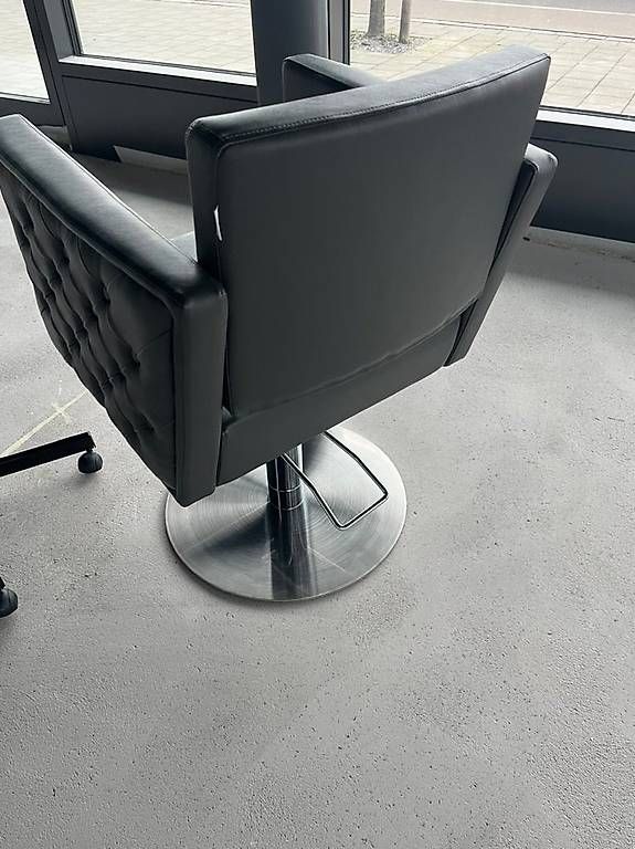 Chaises: Coiffeureinrichtung – D'occasion à Amriswil par Sausalito69 2
