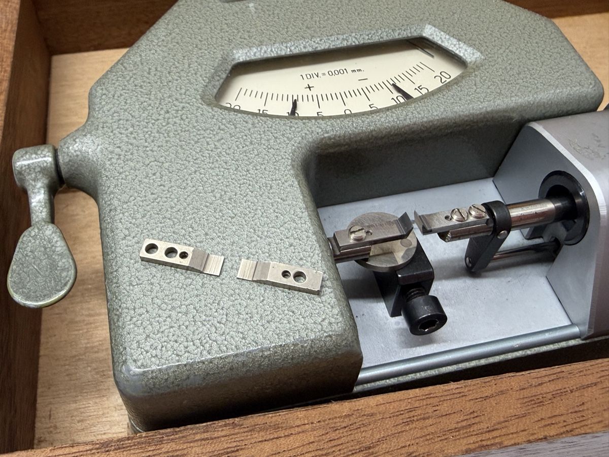 Mesurer: CARY -  COMPARATOR – D'occasion à Bassecourt par DiM7775 5