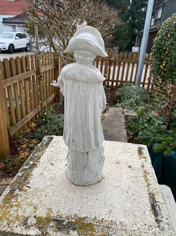 Statuette: Porzellanfigur junger Mann ca 1900 Napoleon jun.? – Usato da Wil SG venduto da nicetohave54 3