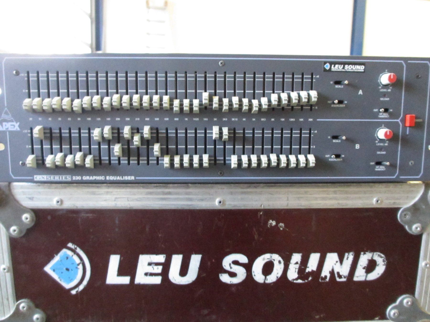 Equalizzatori: APEX GX Series 230 Graphic Equaliser – Usato da Lyssach venduto da LeuSound