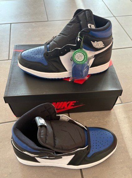 Jordan Herrenschuhe: JORDAN 1 RETRO HIGH OG - Royal Toe - EU42 / US8.5 – Neu und originalverpackt aus Eggenwil von alecato