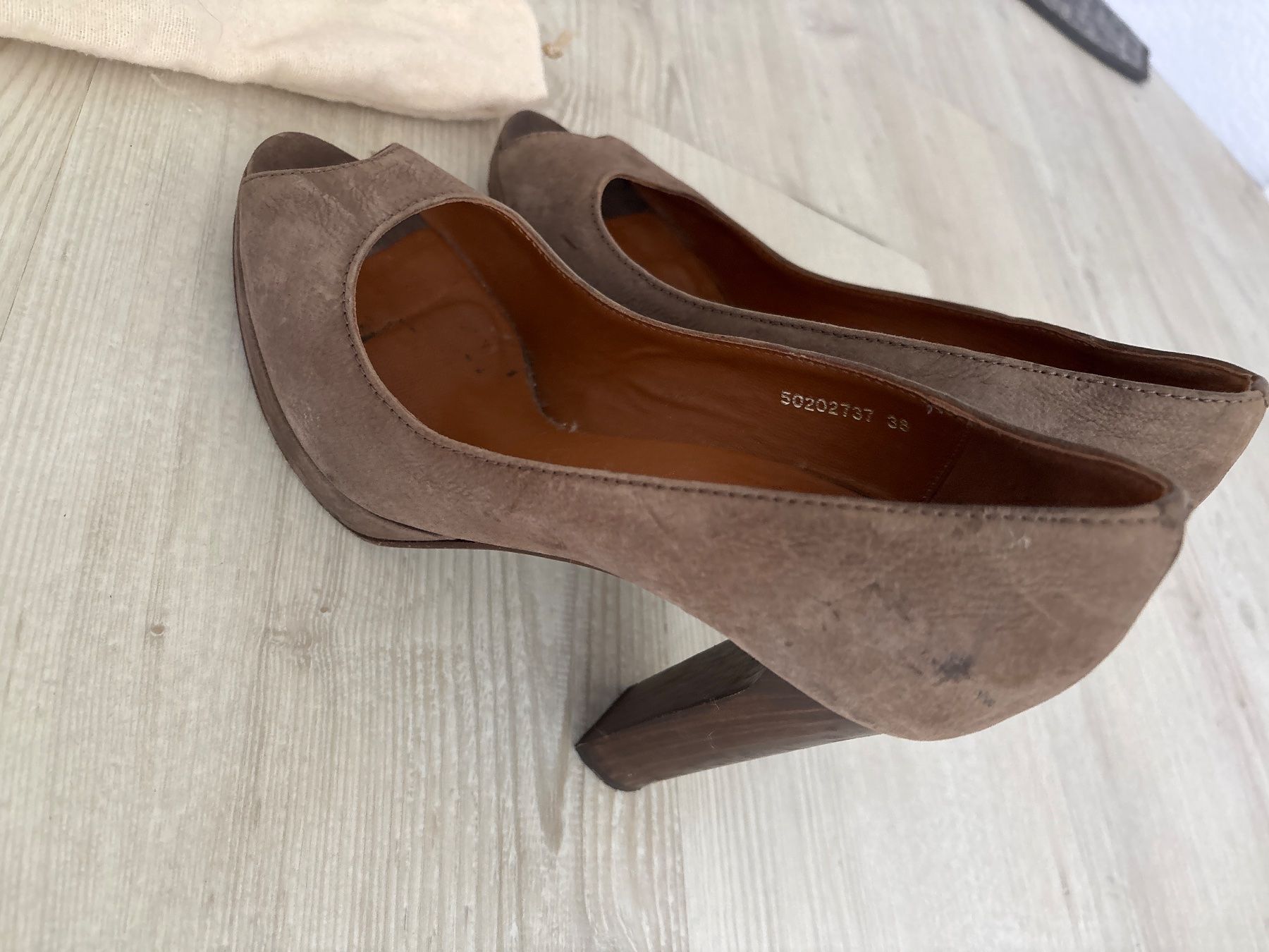 Hugo Boss Damenschuhe: Boss orange Pumps 38 – Gebraucht aus therwil von ayumi991 1