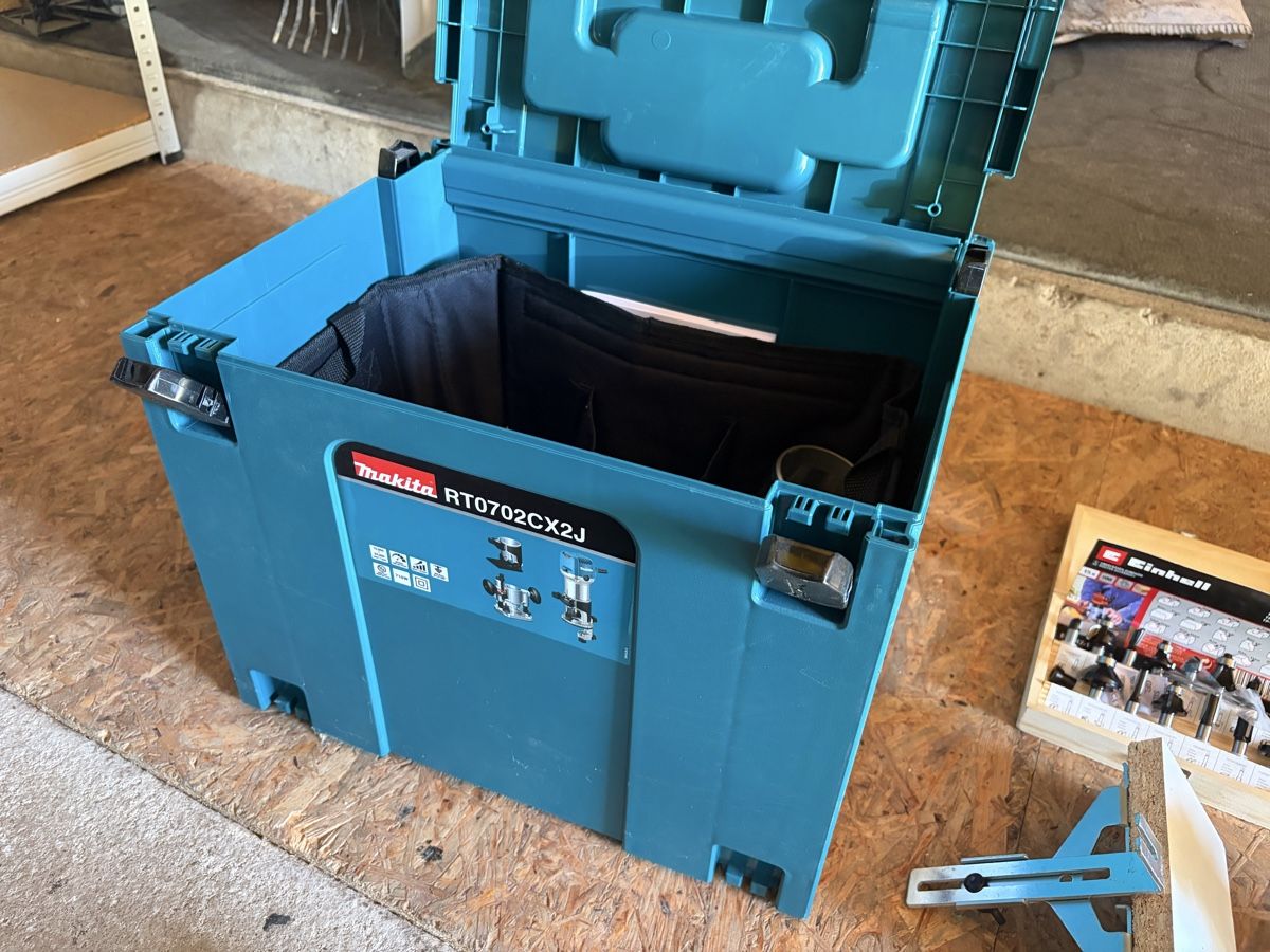 Makita Alle Maschinen: Makita RT 0702 – Gebraucht aus Rapperswil SG von pat_t5h2 1