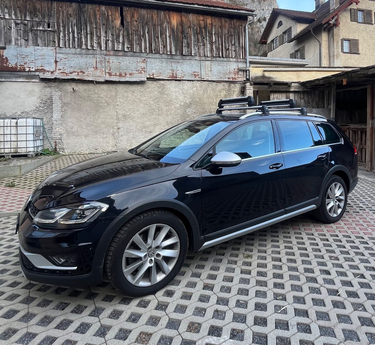 VW Automobili: VW Golf Variant alltrack 2.0 TDI – Usato da Näfels venduto da ste_xmg7