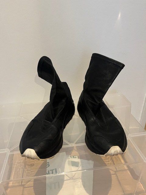 Damenschuhe: Schwarze Leder Sneakers Boots Grösse 40 – Gebraucht aus Zürich von car_pth8