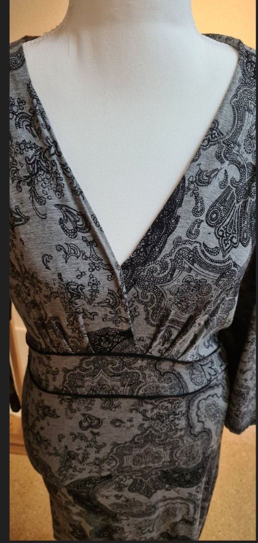 Kleider: Kleid / Robe 38 Viscose – Gebraucht aus Adliswil von Boncoinsuisse 2
