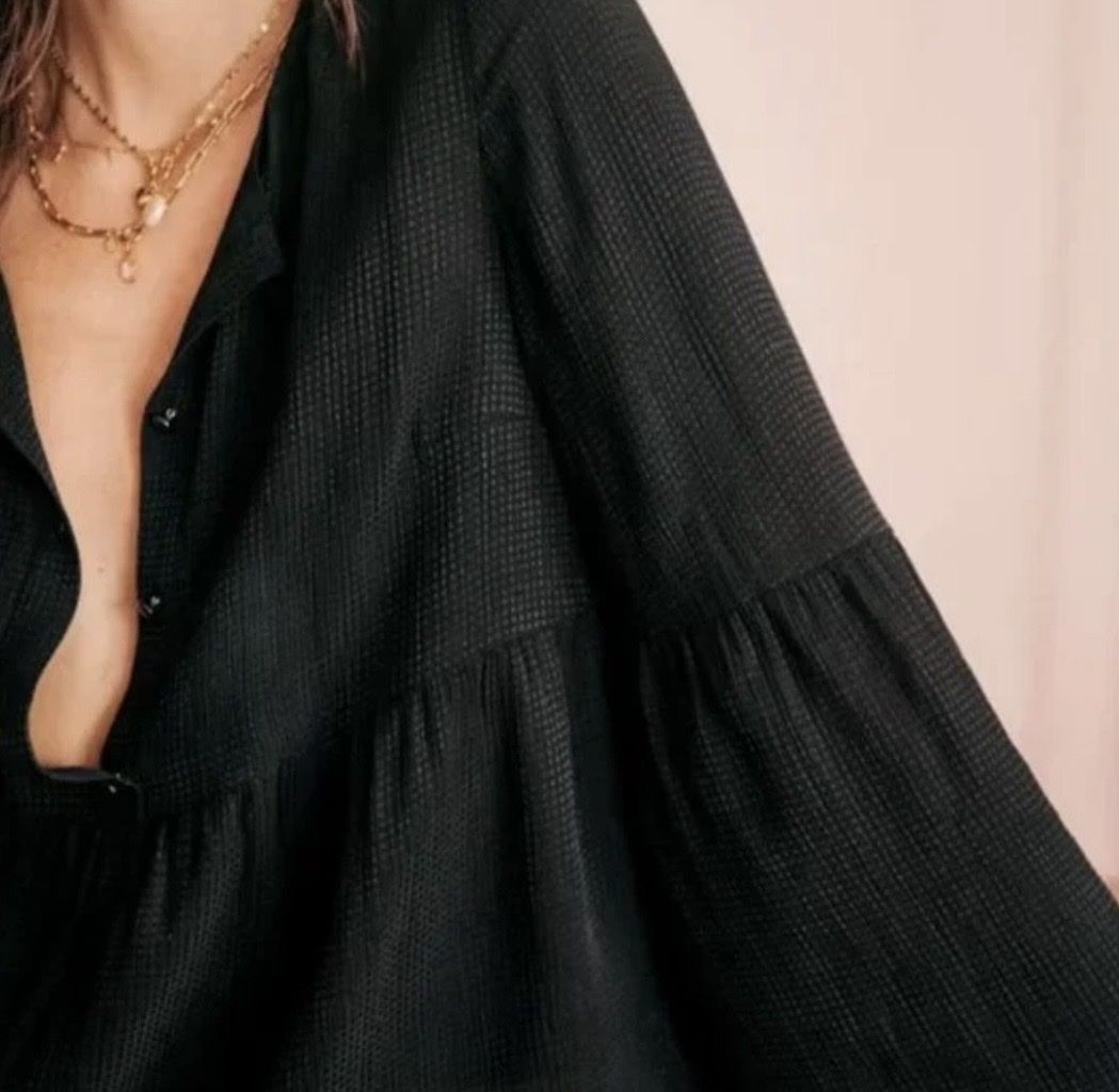 Sezane Camicette: Sezane black blouse – Usato da Zürich venduto da honeybunny91 1