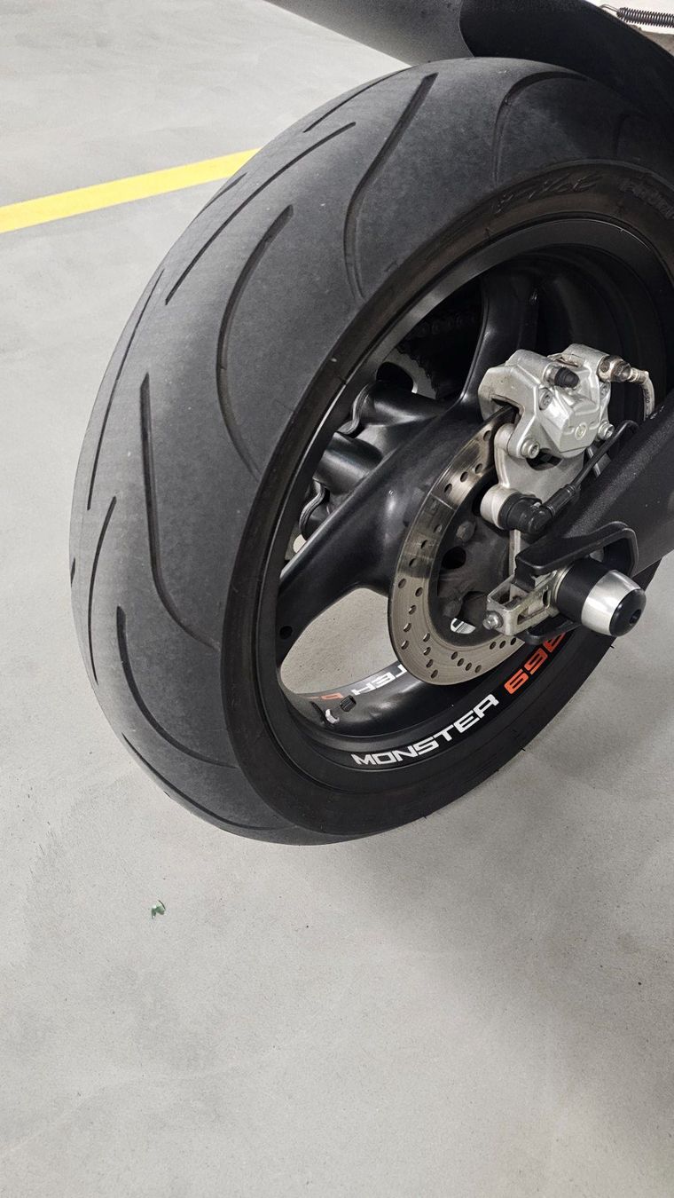 Ducati Strada: Ducati MONSTER 696 frisch ab MFK – Usato da Sissach venduto da Swagga 8