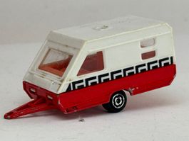 GB5- Majorette No 325 Caravan rot weiss 1/70