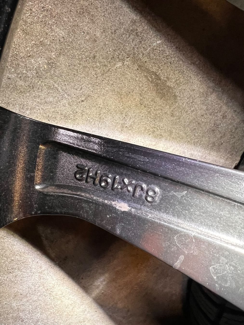 Seat Pneumatici & Ruote complete: Cupra Ateca Winterräder 245/40 19 – Usato da Brittnau venduto da Dead6O 1