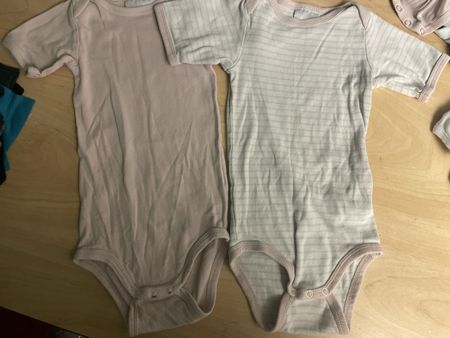 2 Body Gr. 86/92 rosa gestreift leicht getragen