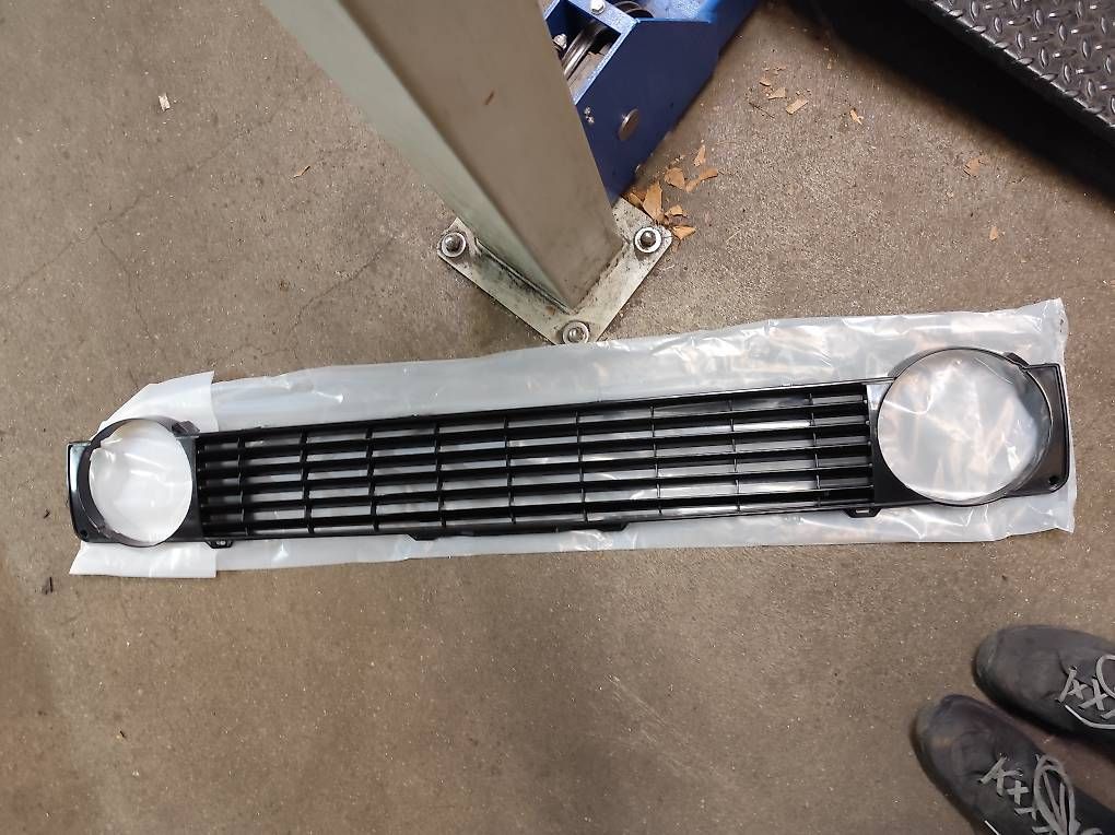 Alle Autoersatzteile: Kühlergrill Golf 1 – Gebraucht aus Brunnen von Hirm1 1