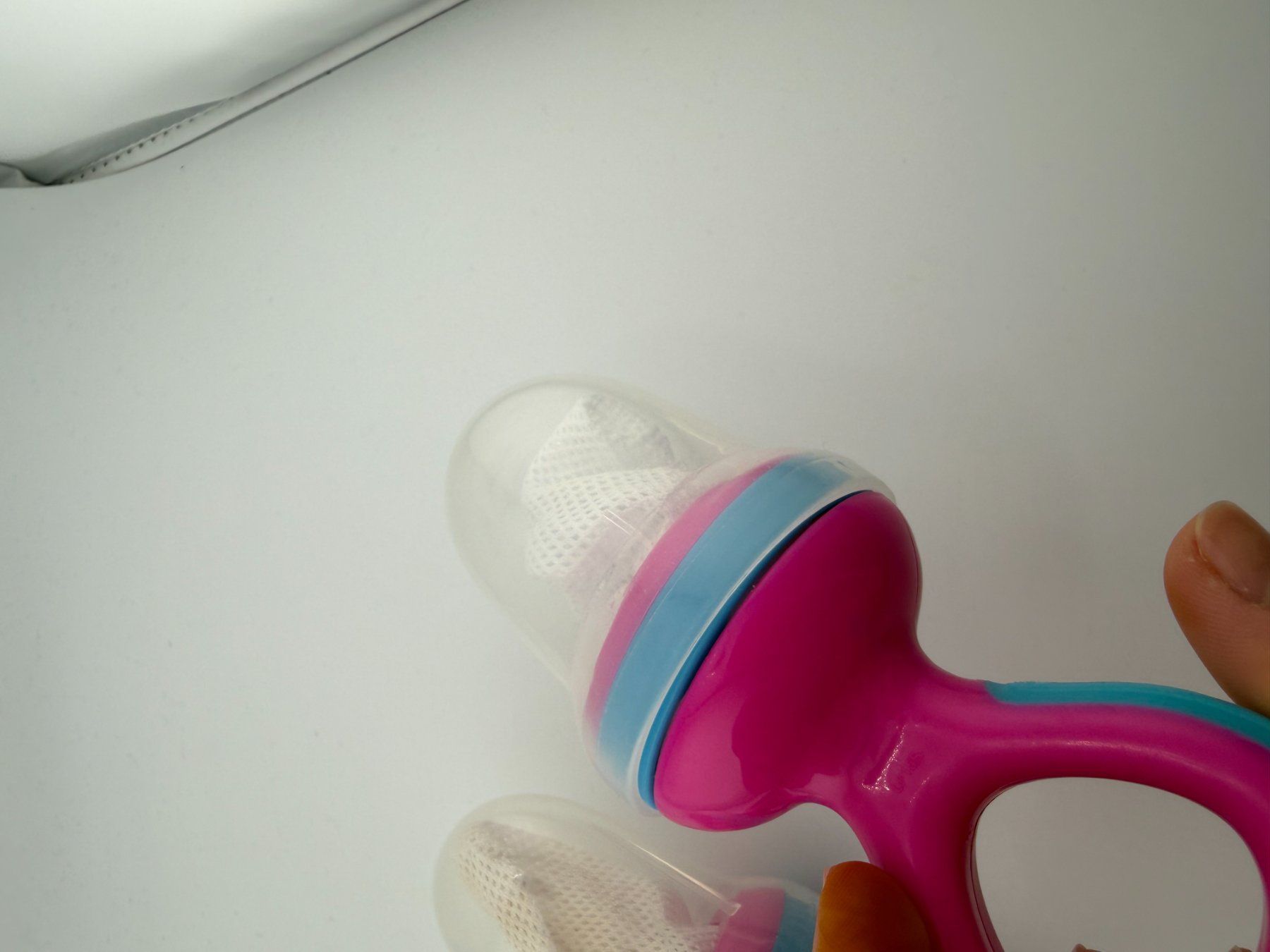Nuggis & Nuggiketten: 2er Set Fruchtsauger für Babys – Gebraucht aus Riehen von edu_92w7 5