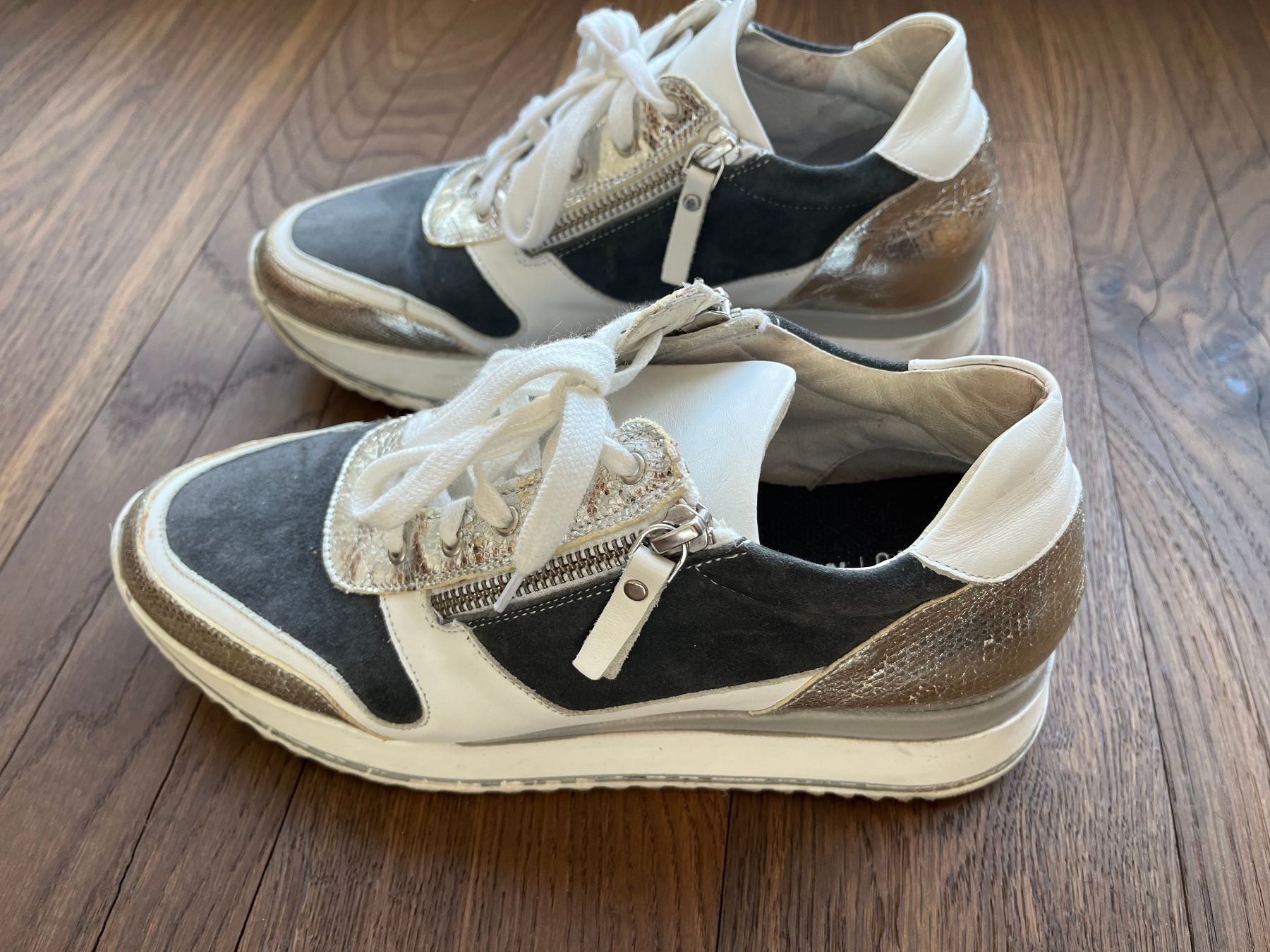 Scarpe da donna: Sneaker Leder Gr. 40 Schuhe Turnschuhe – Usato da Affoltern am Albis venduto da Blackrhythm 9