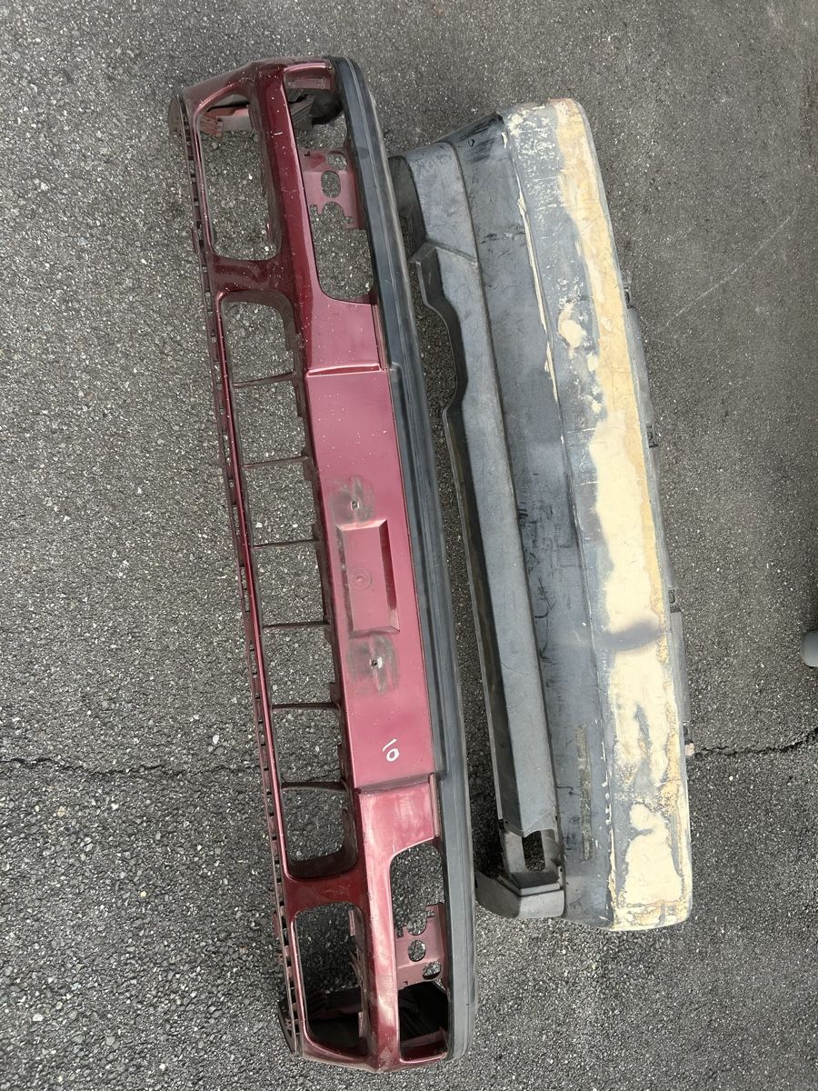 Volkswagen Tutti pezzi di ricambio auto: Pare-chocs VW golf 3  – Difettoso da Muraz (Collombey) venduto da Wolfdog1978 3