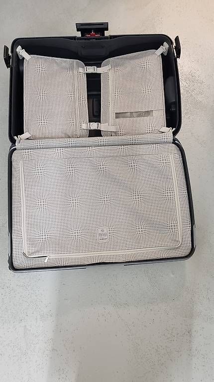 Valigie: Samsonite Hartschalen Koffer – Usato da Sissach venduto da sal_6lsx 1