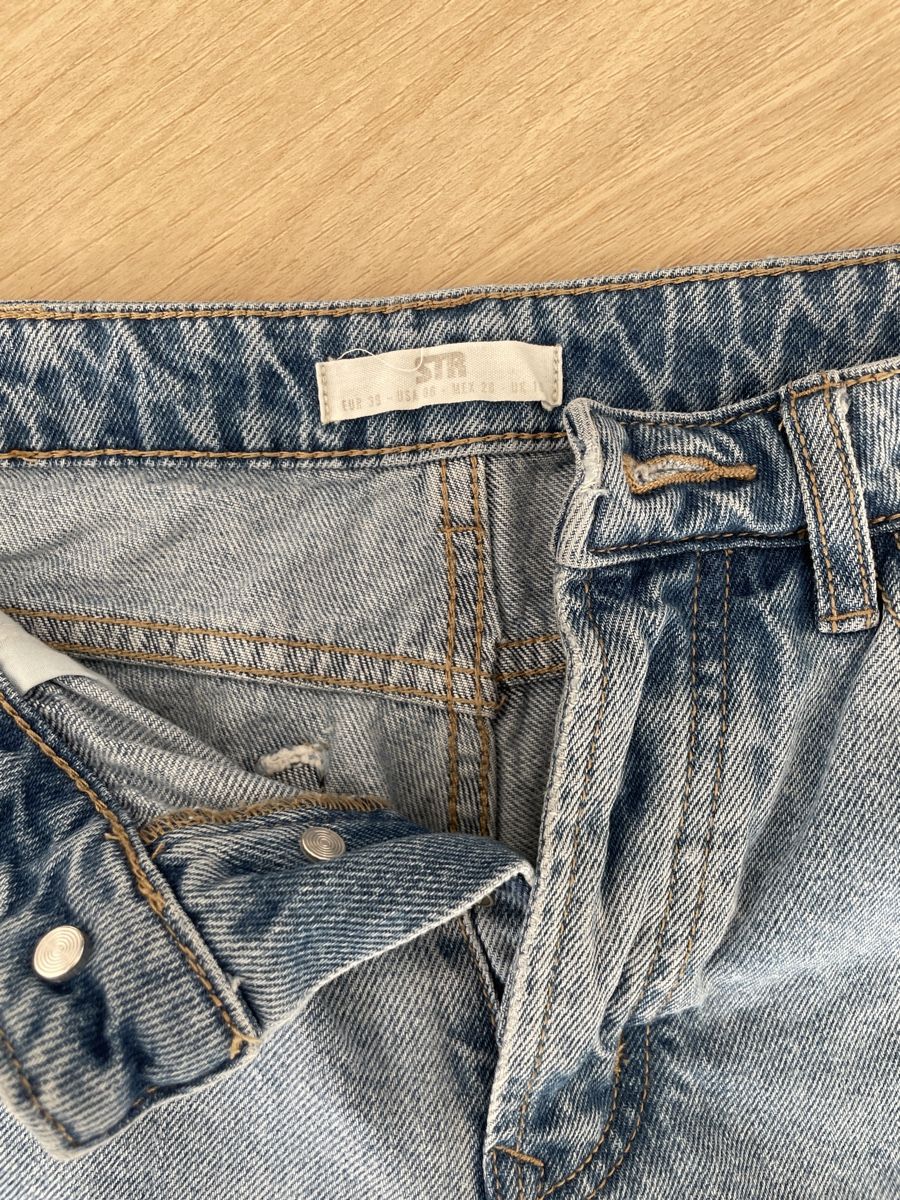 Stradivarius Jeans: Jeans Stradivarius – Usato da Grenchen venduto da Mina1811 1