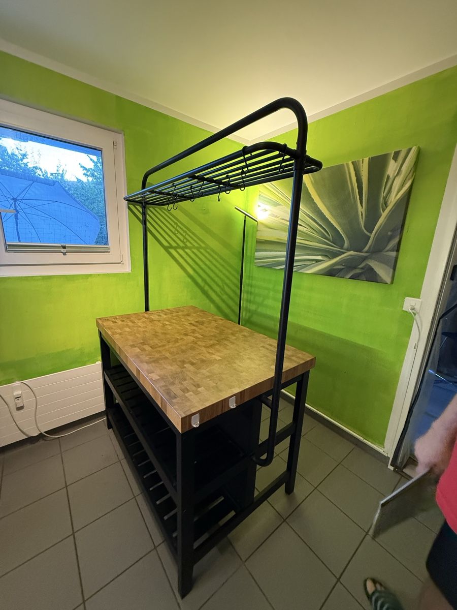 Ikea Cuisines complètes: VADHOLMA Kücheninsel schwarz – D'occasion à Muttenz par Zinni