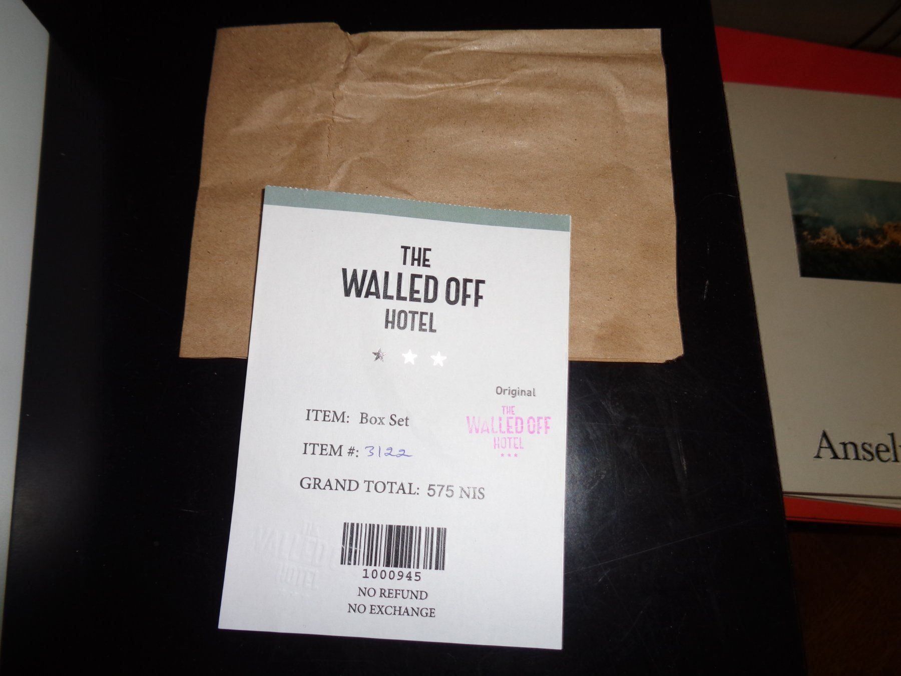 Sculture & Statue: Banksy Hotel Box Multiple Handarbeit – Usato da Welschenrohr venduto da Regool 3