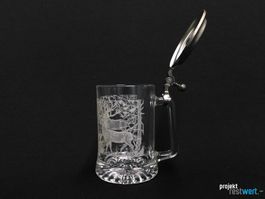 Bierkrug mit Zinndeckel