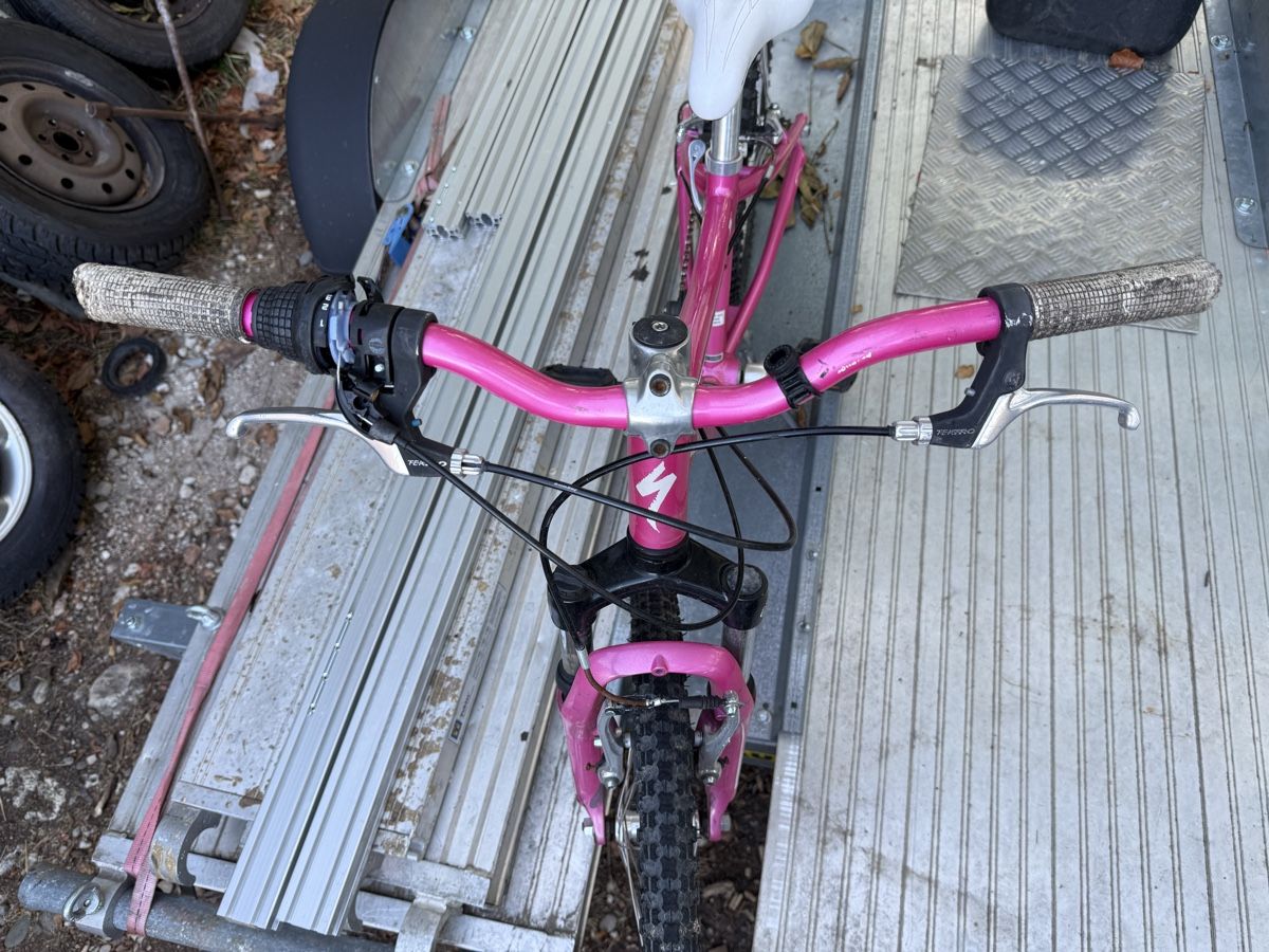 Biciclette: Kinderfahrrad hotrock specialized – Difettoso da Himmelried venduto da Truzzas 1