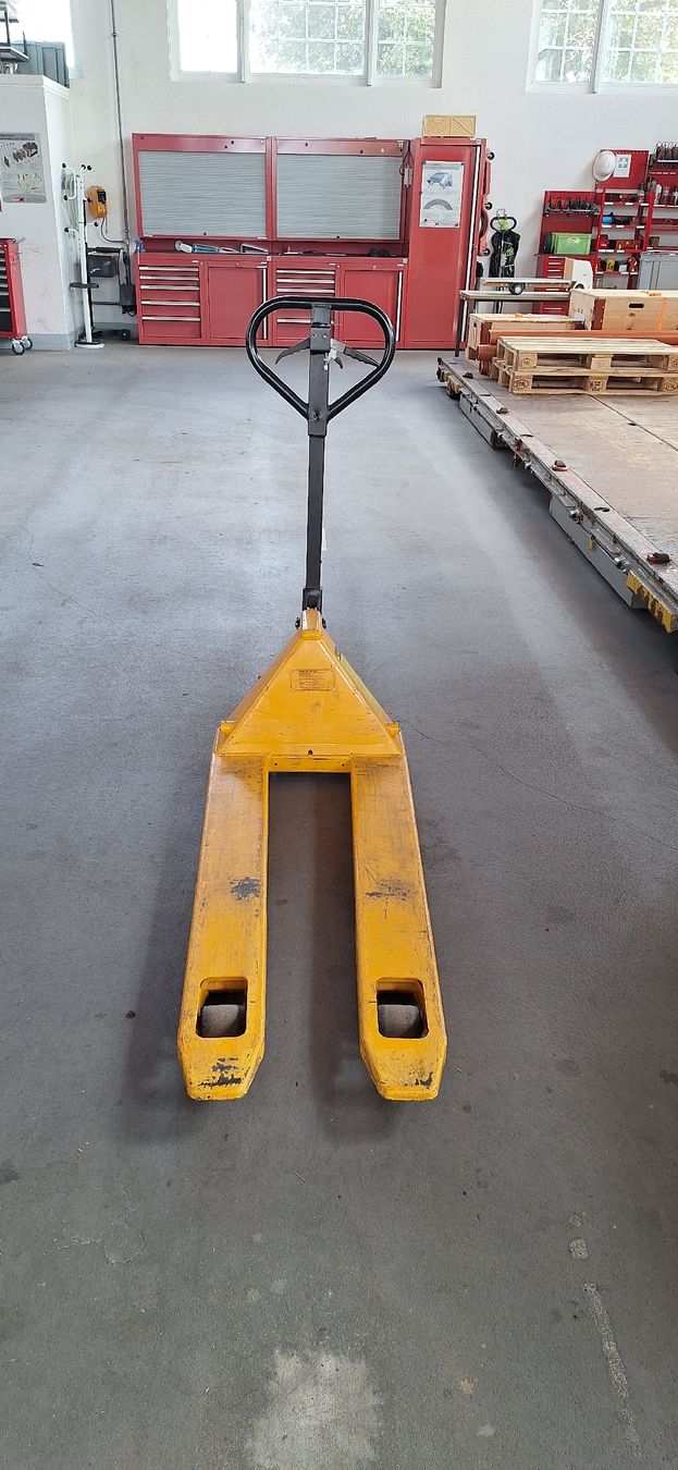 Carrelli elevatori e a forche: Hubwagen Modell DB 2000 2000 kg Tragkraft gebraucht – Usato da Langnau b. Reiden venduto da Erzierzi 2