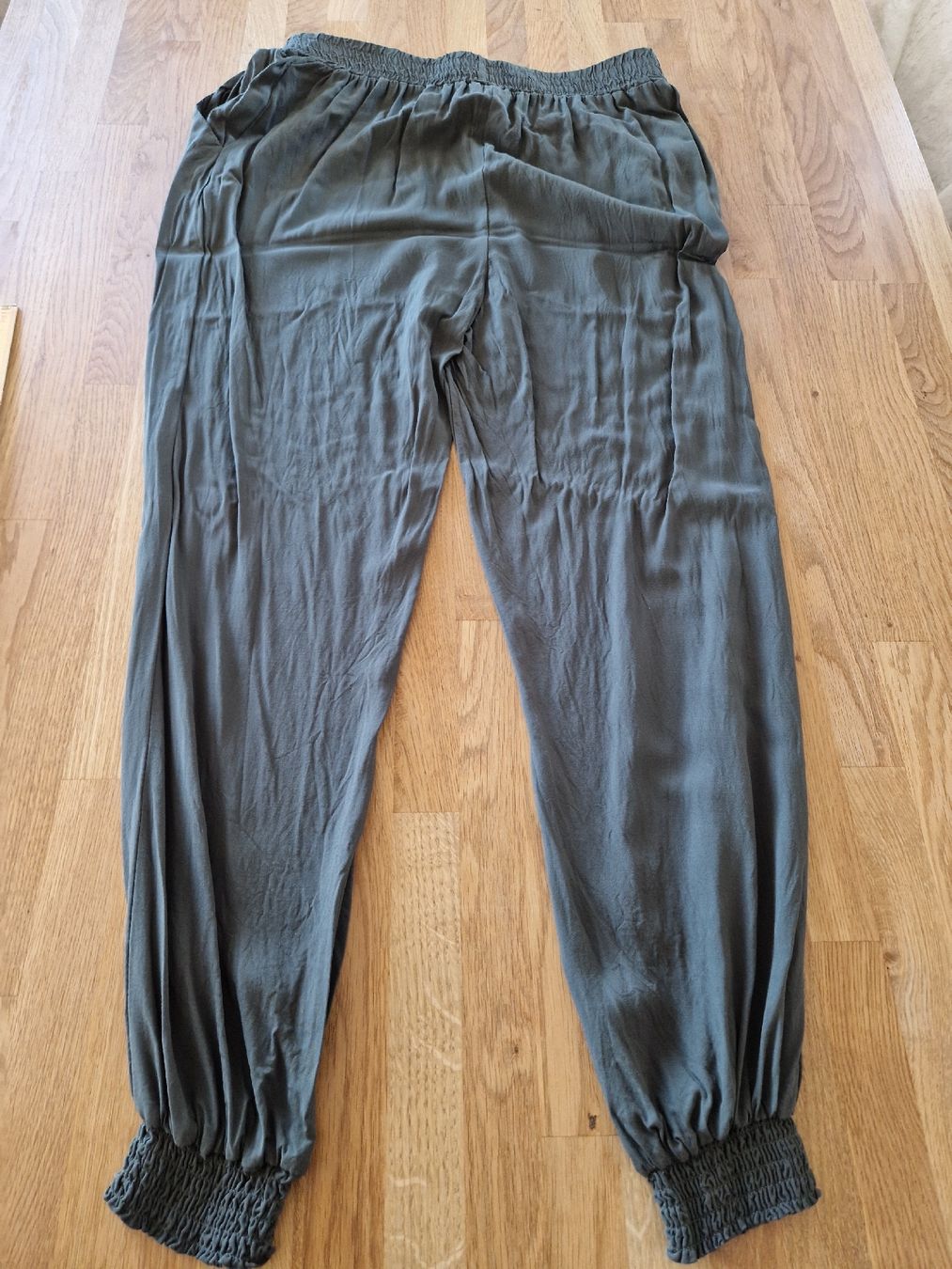 Pantaloni: Damen Hose Chicoree L – Usato da Kulmerau venduto da Doene7 3