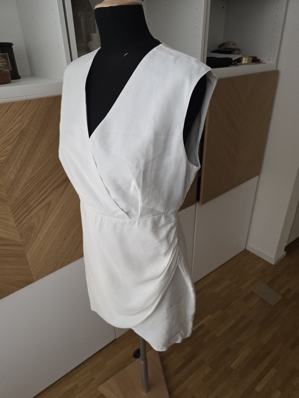 Mango Vestiti: MNG Kleid Wickeloptik – Usato da Zürich venduto da ale_bg2x 1