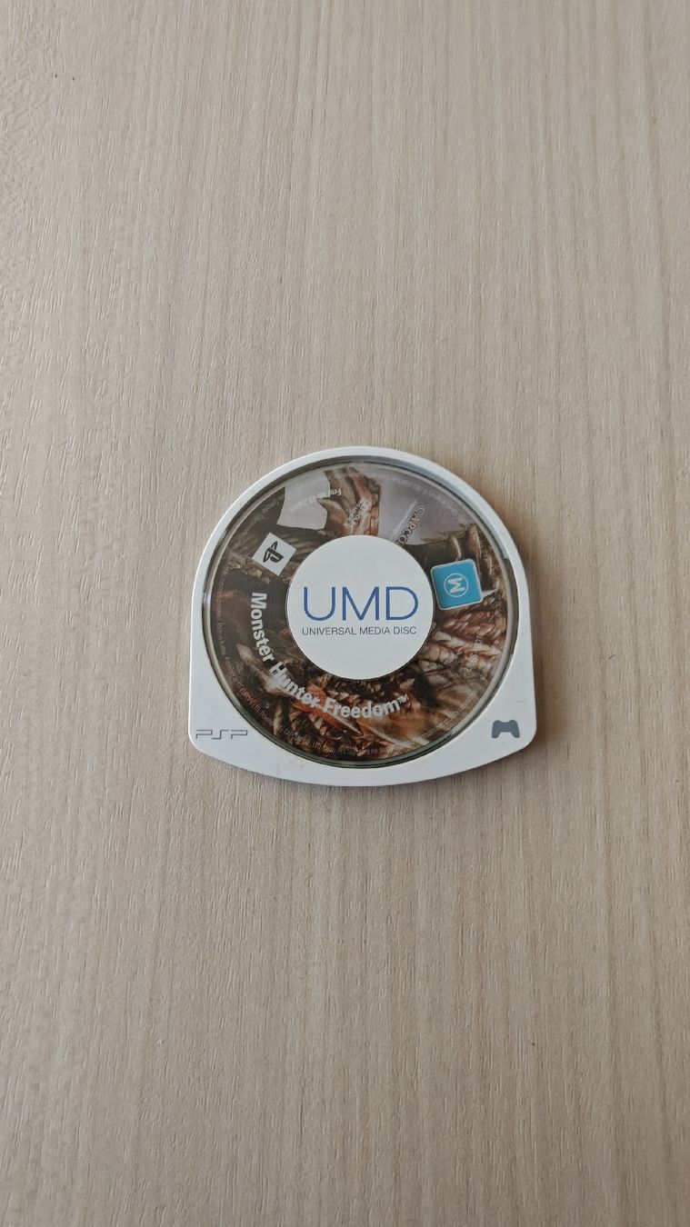 Giochi: Lot 5 jeux PSP  – Usato da La Chaux-de-Fonds venduto da rem_mqg8 2