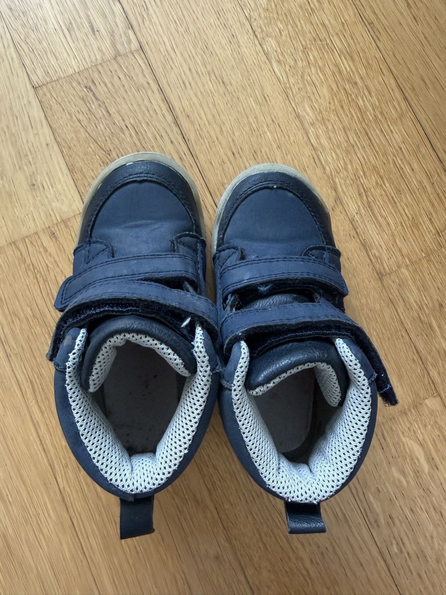 Schuhe für Jungen: Herbst/Winter Schuhe/Stiefel Gr.23 – Gebraucht aus Zürich von audrey_dri 1
