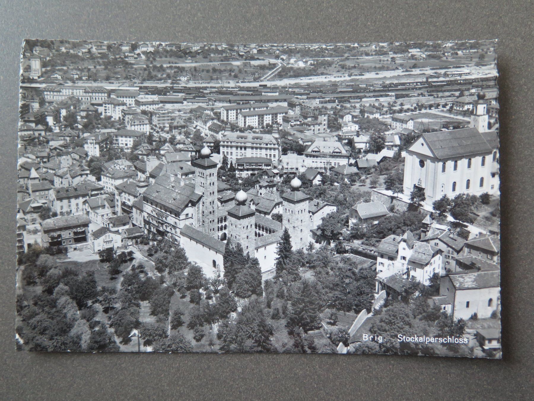 Cartes postales: BRIG - FLUGAUFNAHME – D'occasion à Wittenbach par lipasal